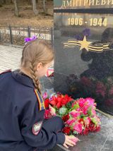 Продолжая акцию #ХранителиИстории, учащиеся 7а класса с.Койгородок привели в порядок территорию возле памятного бюста Героя Советского Союза А. Д. Данилова.(фото с сайта школы с.Койгородок))