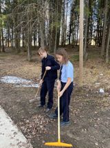 Продолжая акцию #ХранителиИстории, учащиеся 7а класса с.Койгородок привели в порядок территорию возле памятного бюста Героя Советского Союза А. Д. Данилова.(фото с сайта школы с.Койгородок)2