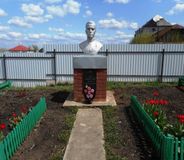 Бюст герою -возле школы с.Сухой Донец Богучарский р-он Воронежской обл.(открыт 1 сентября 2005г) Суходонецкая общеобразовательная школа .