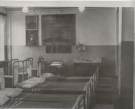 Брагонин Т.И зачислен навечно в списки в/ч приказом МО №138 от 8.05.1965 Кровать в казарме в п.Лесная речка